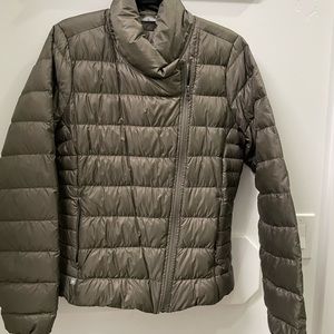 Athleta Cross Zip Lightweight Puffer Jacket